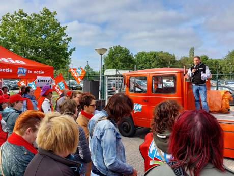 Fokker-personeel moet nu poot stijf houden, stellen bonden bij zesde staking: ‘Directie gaat het voelen’ 