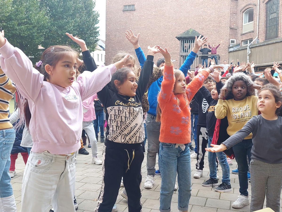 Leerlingen SintLievenscollege schrijven eigen schoollied en daar hoort