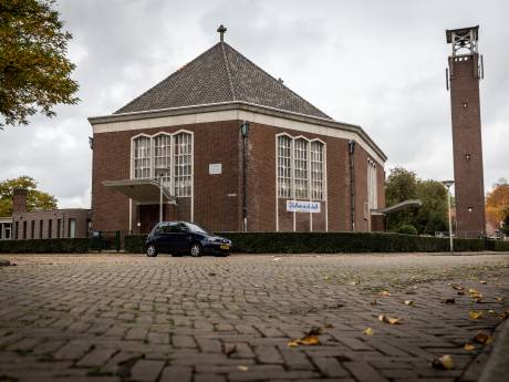 Pinkstergemeente wil toren snel slopen: ‘Herstel is onbetaalbaar en nutteloos’