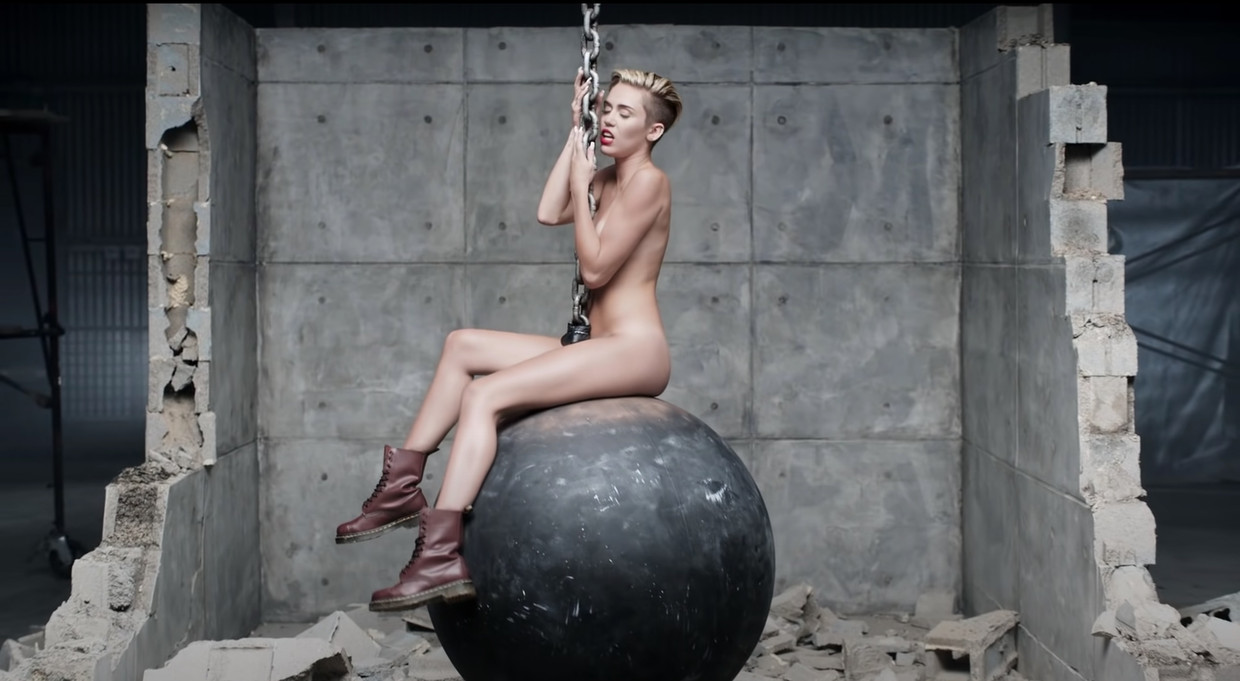 Miley Cyrus: ‘Ik zal altijd het naakte meisje op de ‘wrecking ball’ blijven.’ Beeld rv