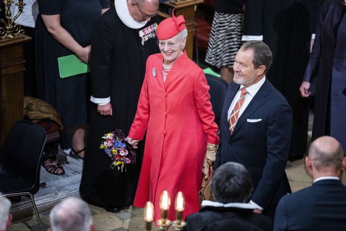 De Deense koningin Margrethe II komt aan bij de kerkdienst in de kathedraal in Kopenhagen in Denemarken op 11 september 2022. De dienst is ter gelegenheid van de 50e verjaardag van haar troonsbestijging.