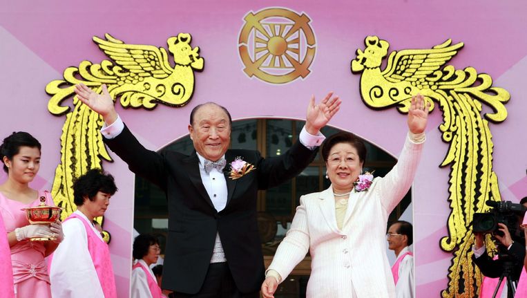 Sun Myung Moon en zijn vrouw Han Hwak-ja Beeld EPA