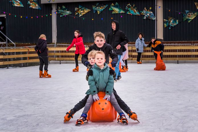 melk overspringen Beringstraat Niet alleen ijsbaan in centrum Almelo, maar ook een tijdelijke biergarten  en een curlingtoernooi | Almelo e.o. | tubantia.nl