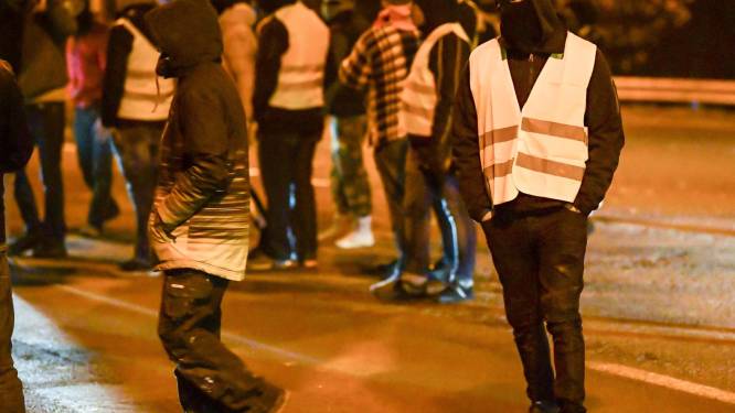 Les gilets jaunes de retour à Feluy, trois manifestants arrêtés
