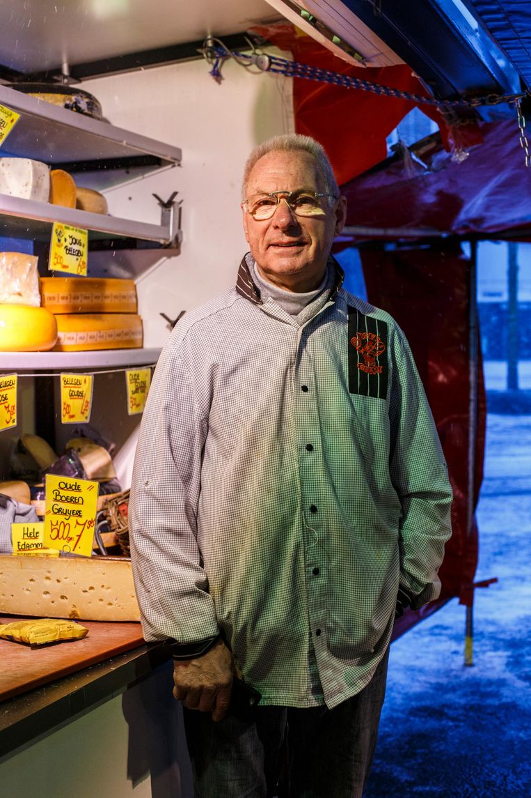 Geert Koster (74), kaasboer op de ­Dappermarkt. Beeld Carly Wollaert