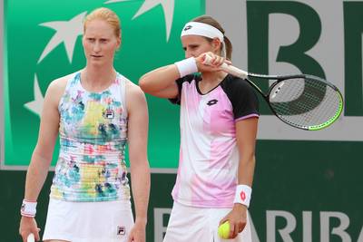 Greet Minnen en Alison Van Uytvanck stranden in eerste ronde dubbelspel op Roland Garros