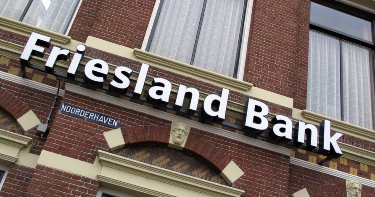 'Rabobank redt Friesland Bank met fusie' Economie AD.nl