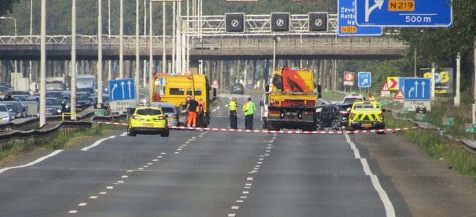 De automobilist reed over de A20 en negeerde een waarschuwingslampje: met grote gevolgen.