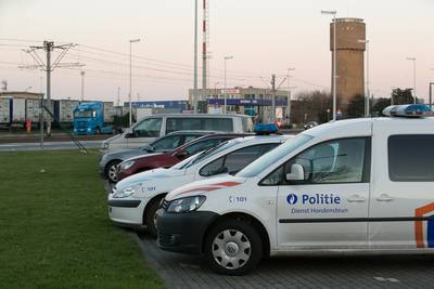12 réfugiés découverts dans un conteneur réfrigéré dans le port de Zeebrugge