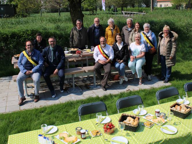 “Hier smaakt de picknick nog lekkerder”: Veurne en Westtoer openen gezellig plekje in De Moeren