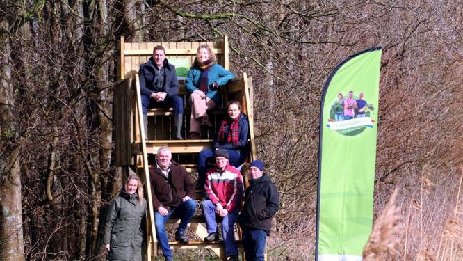 Nieuw uitkijkpunt bij Lelystad: vanaf reusachtige stoel genieten van omgeving