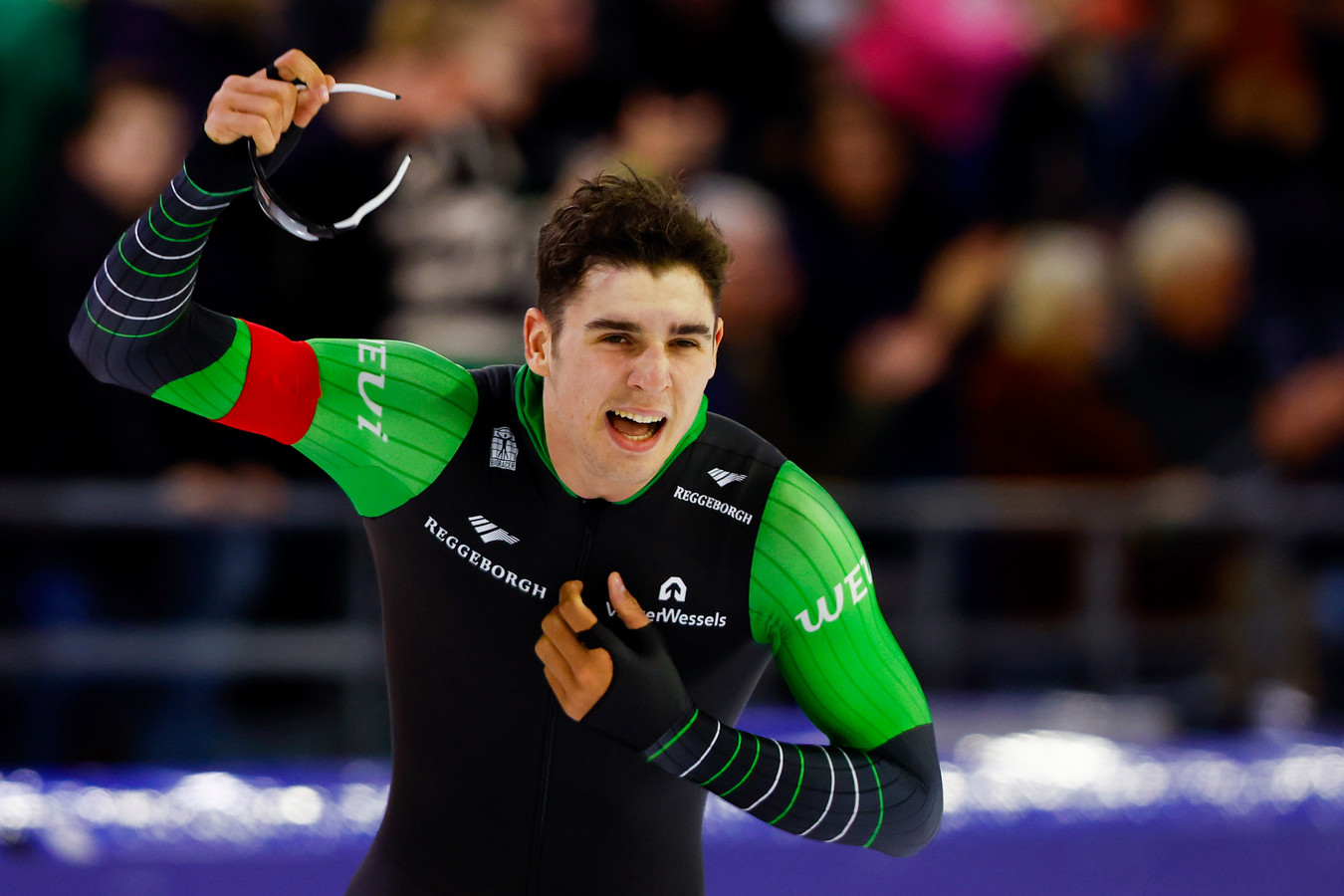 Tiener Jenning de Boo spot met alle schaatswetten: ‘Het is verre van ...