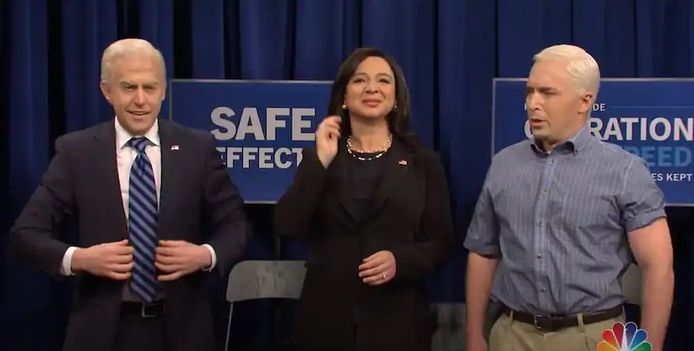 Alex Moffat, Maya Rudolph et Beck Bennet lors du Saturday Night Live.