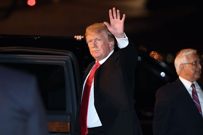 De Amerikaanse president Donald Trump, donderdagavond bij aankomst in de Argentijnse hoofdstad Buenos Aires voor de G20-top.