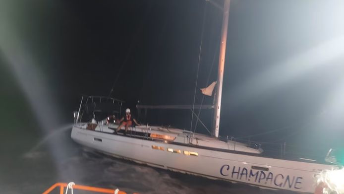 Picture of a sailboat 