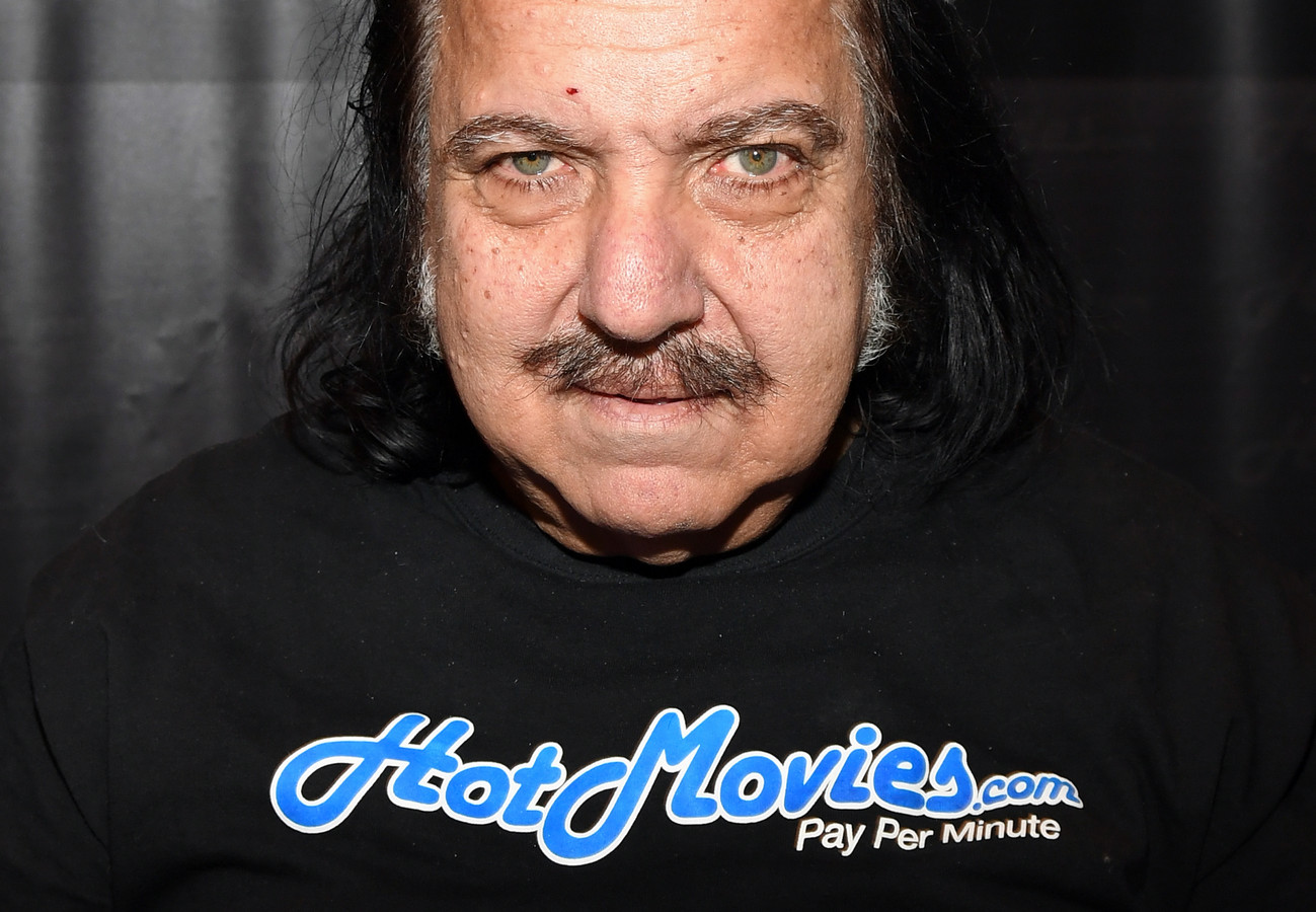 Pornoster Ron Jeremy 64 Was Te Zien In 2200 Pornofilms Nu Riskeert