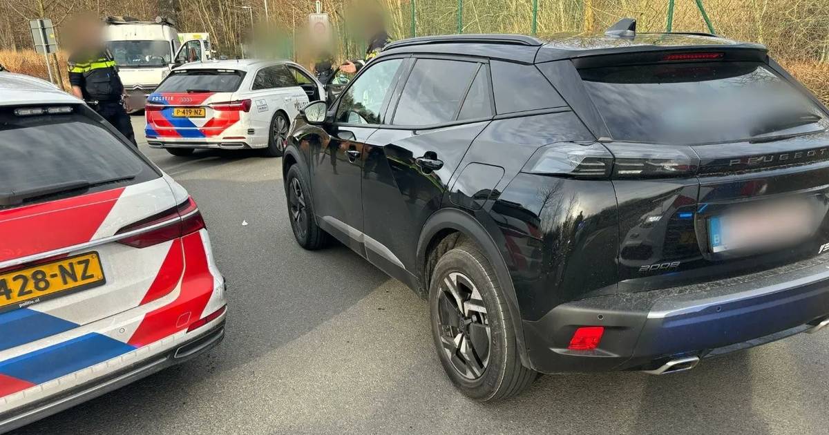 Achtervolging met 200 kilometer per uur over Brabantse snelwegen eindigt na botsing in België.