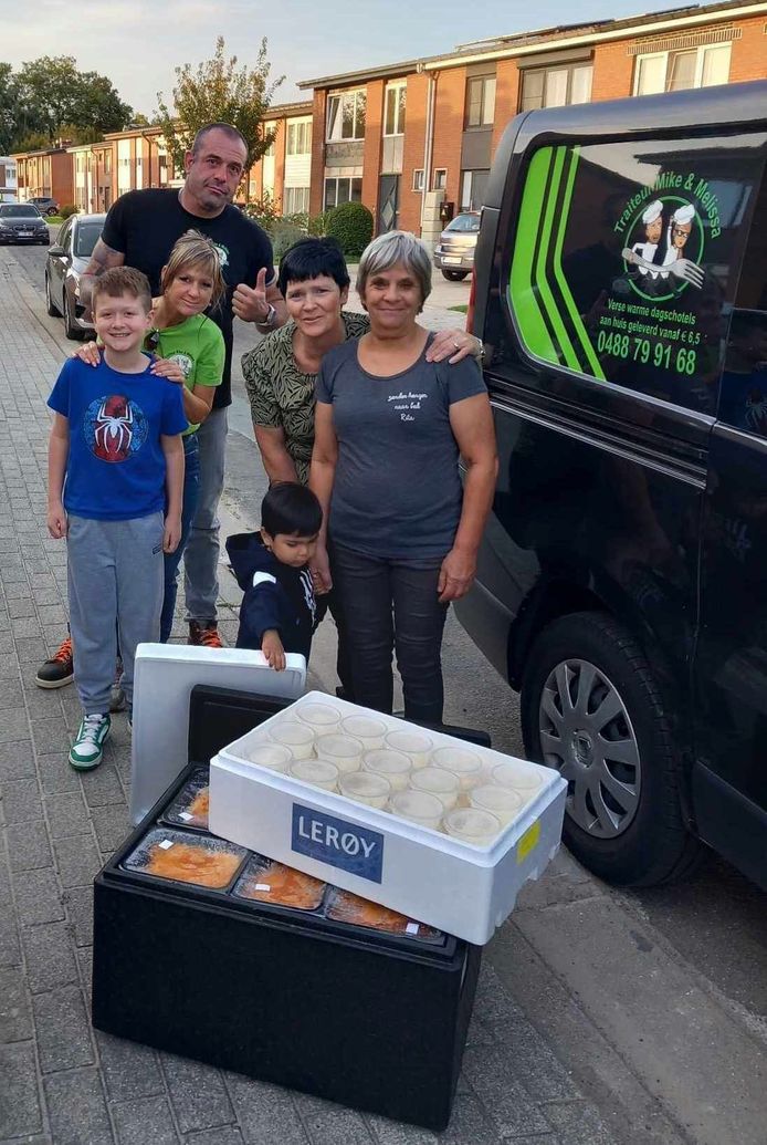 Matteo (9) maakt rijstpap voor minderbedeelden van 'Zonder Honger Naar