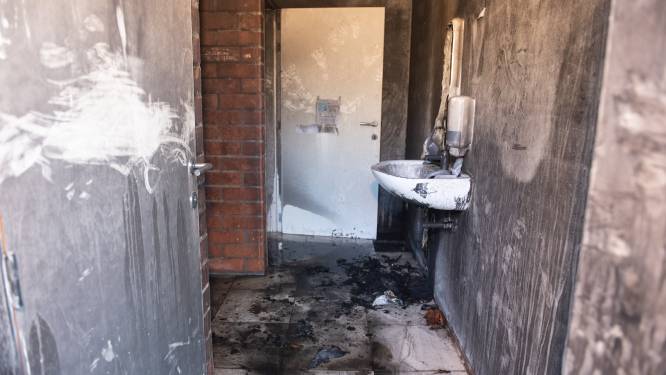 Brand vernielt toiletten van voetbalkantine: “Al vaker het mikpunt van vandalisme”