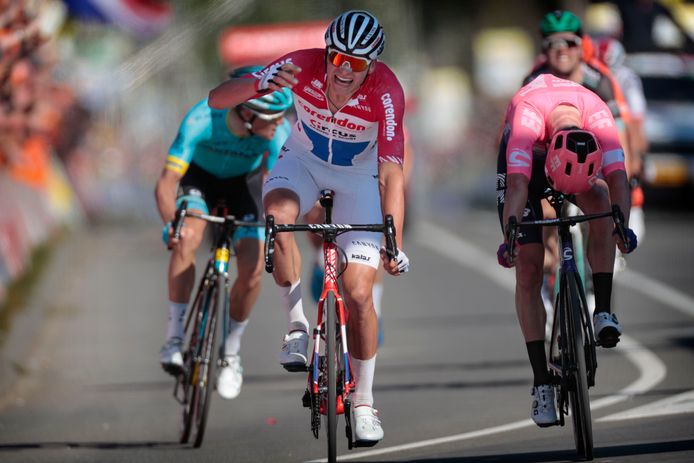 Matthieu van der Poel wint de laatste editie van de Amstel Gold Race.