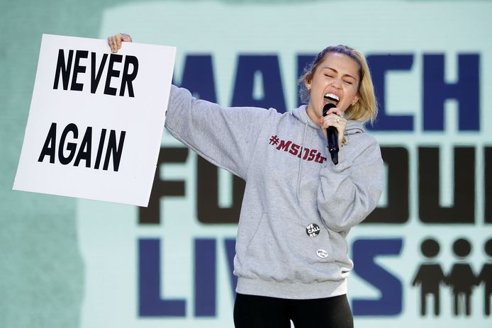 Miley Cyrus treed op tijdens het March for our Lives event.
