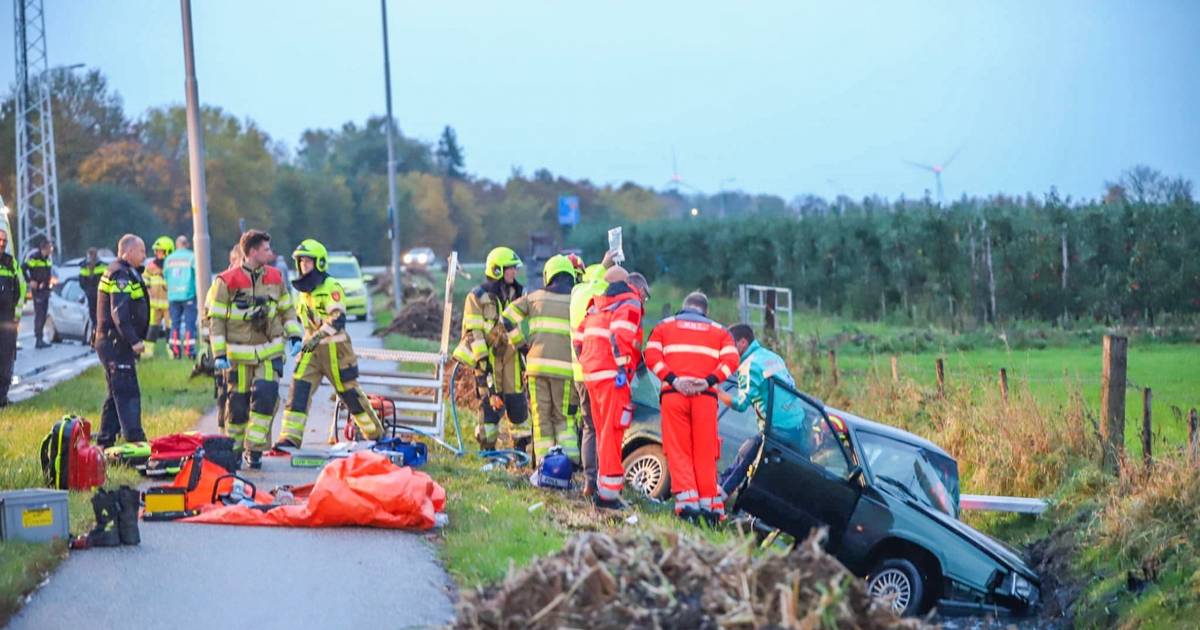 Meerdere gewonden bij ernstig ongeluk op N320 bij Ingen, weg afgesloten voor verkeer.