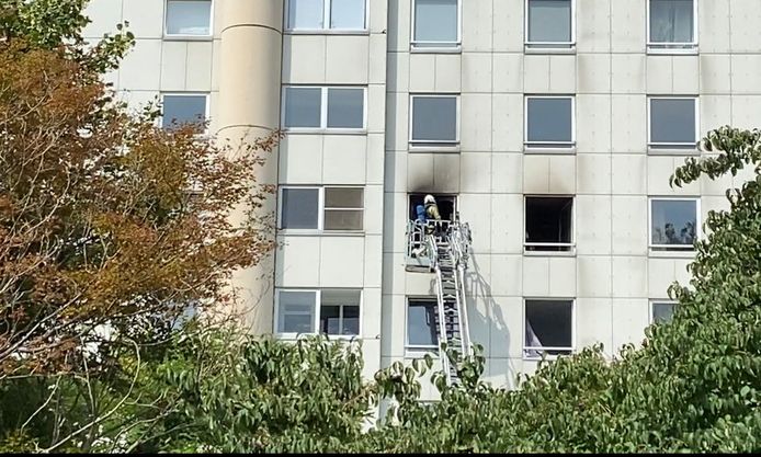 De brand ontstond op de vijfde verdieping.