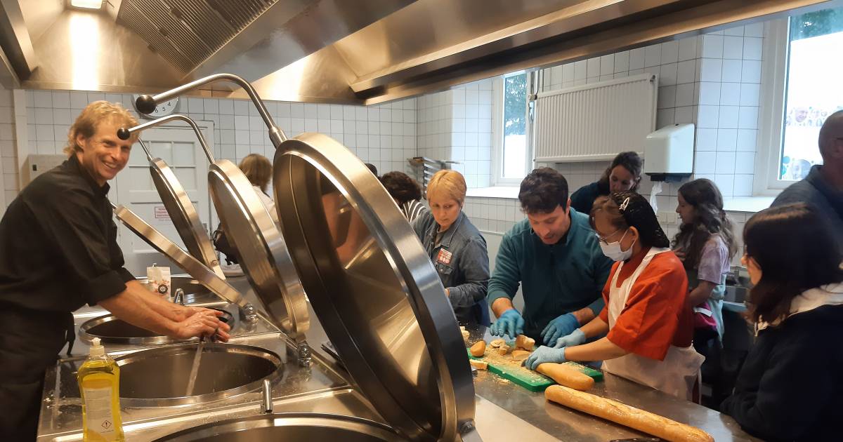 Burendag bij azc Gilze met hoog bezoek | Tilburg e.o. | bd.nl - BD.nl