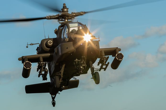 Apache gevechtshelikopters van het Amerikaanse leger vliegen twee weken vanaf Gilze-Rijen naar de Noordzee om te oefenen met boven water vliegen. Ze passeren daarmee meerdere malen per dag de provincie en met name Schouwen-Duiveland.