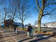 Het Elde College in Sint-Michielsgestel. Rechts de noodunits die er al een aantal jaar staan.
