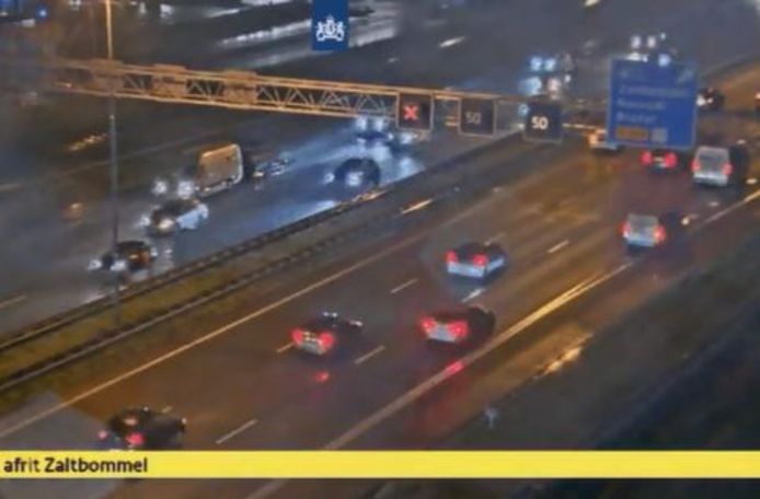 Op de A2 bij Zaltbommel gebeurde een ongeluk met vier auto's.