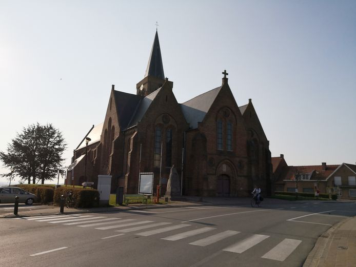 Bij de kerk in Klerken plant gemeente een hub.