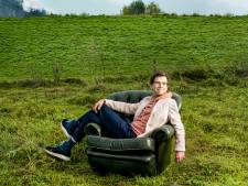 Cabaretier Pieter Derks staat twee keer op het podium in theater Veghel 