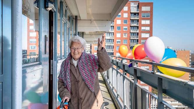 Bijna niemand op haar 100ste verjaardag, toch feest voor oma Trijntje