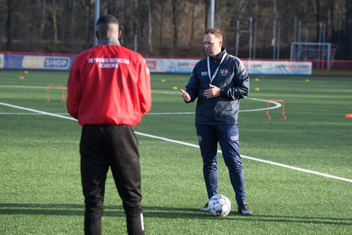 Job ten Thije, hier op archieffoto, heeft twaalf jaar bij de voetbalacademie van FC Twente gewerkt.