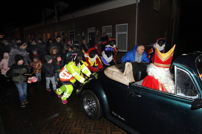 Zundert Bouwt Speciale Sint Fabriek Voor Bezoek Sinterklaas Breda Bndestem Nl