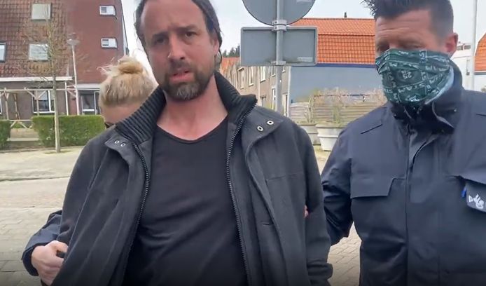 Still uit video van arrestatie