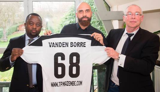 Anthony Vanden Borre bij zijn presentatie bij zijn Congolese club TP Mazembe.