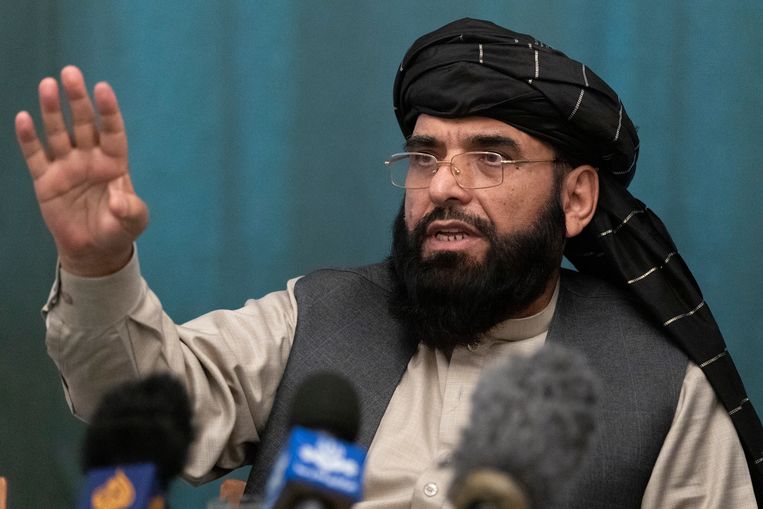 Suhail Shaheen, woordvoerder van de taliban, die vandaag een stevige waarschuwing naar de VS uitsturen. Beeld AP