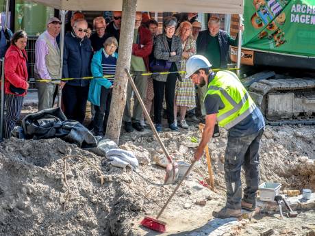 Archeologiedagen lokken massaal Bruggelingen die dolenthousiast zijn over de opgravingen op de BRUSK-site: “Het is veel meer dan een putje graven” 