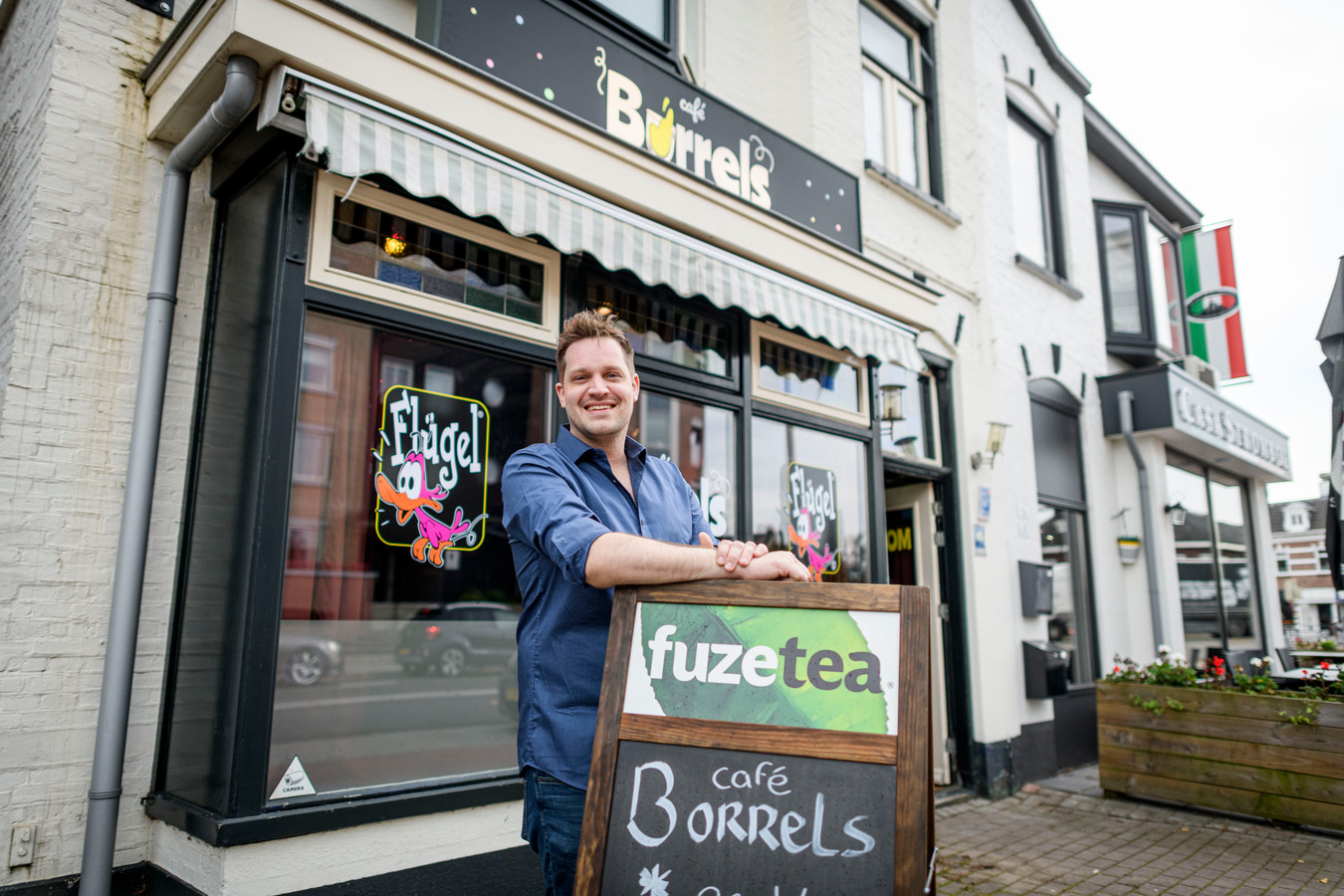 Gert Snijder opent zaterdag zijn café Borrels.