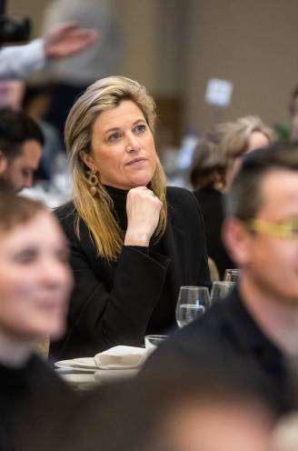  “Geaardheid? Afkomst? Religie? Er zijn geen grenzen, iedereen is welkom”: Annelies Verlinden (CD&V) viert eerste iftar van het jaar sámen
