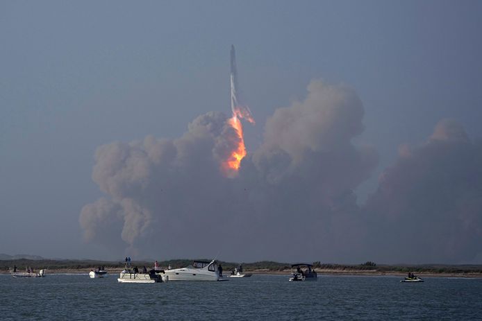La fusée Starship, la plus grande du monde, a finalement explosé après un  décollage réussi: pourquoi ce n'est pas un échec pour SpaceX, Sciences