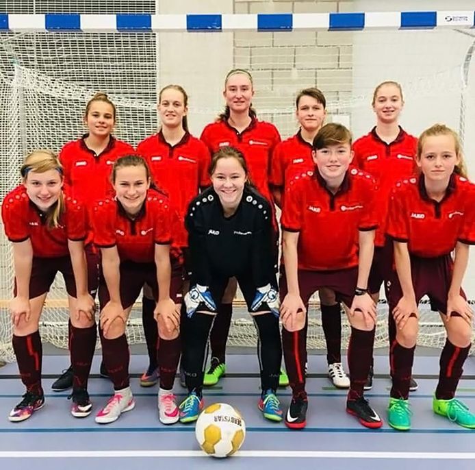 De meisjesploeg van het KA kroonde zich tot Belgisch kampioen Futsal voor scholen en mag nu naar het WK in Israël.