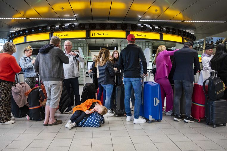 Foule à l'aéroport de Schiphol.  Image ANP