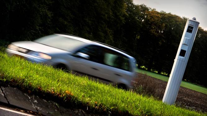 Verplicht 60 rijden op 80km-weg? Experts maken gehakt van ‘miljardenplan’: ‘Dit is ongeloofwaardig’