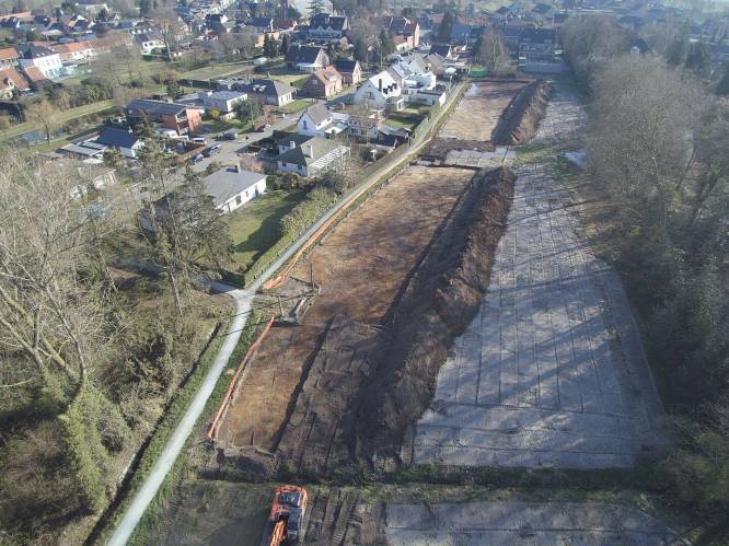 Archeologen ontdekken sporen van Romeinse graven en woonhuizen in toekomstig park van Nieuwkerken