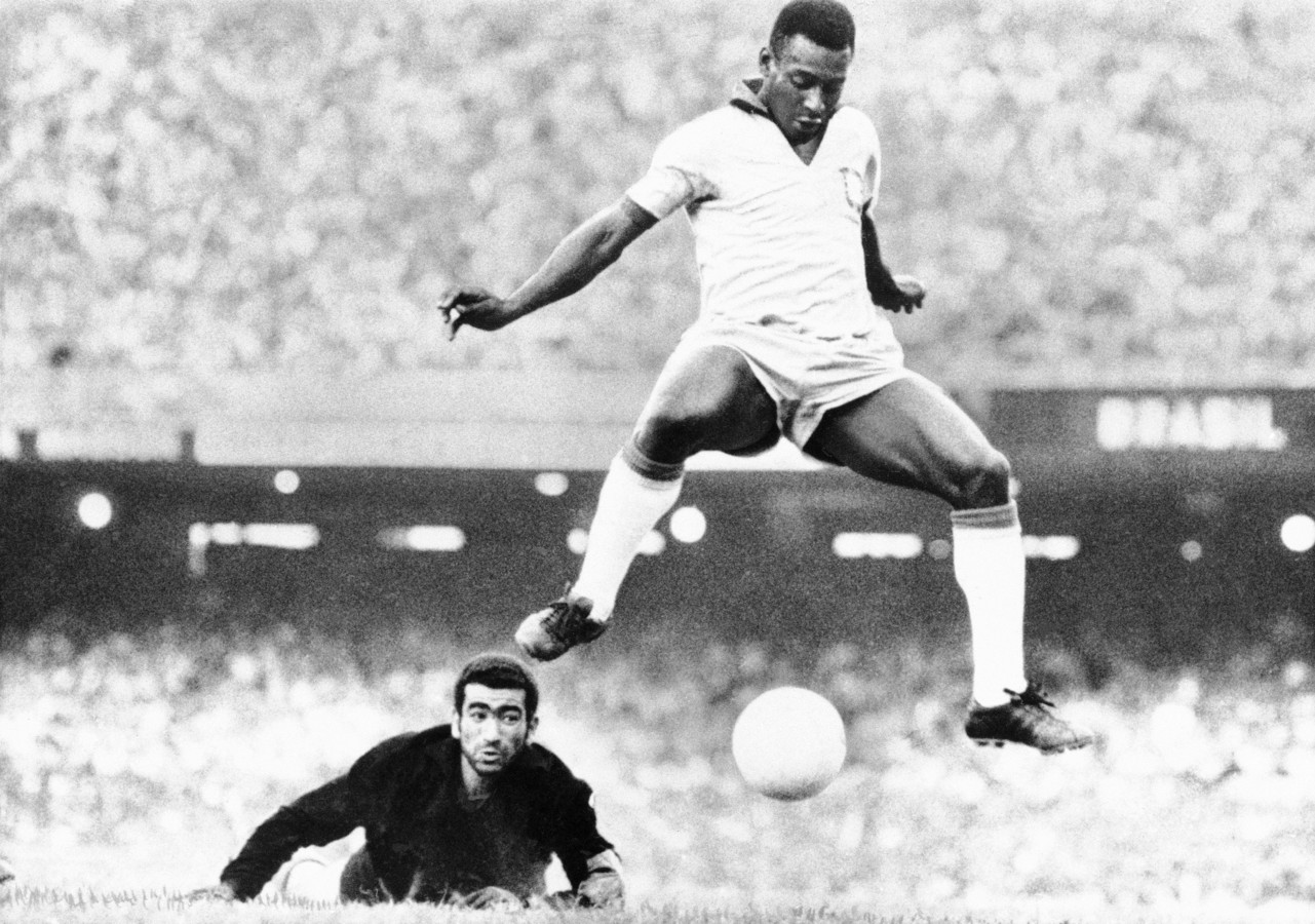 Braziliaanse voetballegende Pelé op 82jarige leeftijd overleden Foto