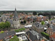 Verlichting op Nicolaasplein Denekamp wordt vervangen: ‘Een gezellig centrum trekt mensen naar horeca en terrassen’