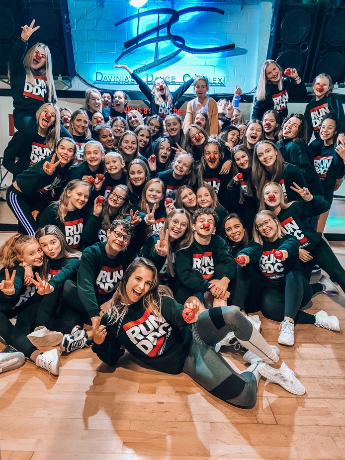 Voor de flasmob werd de Truiense DDC uitgenodigd door choreograaf Roy Julen.